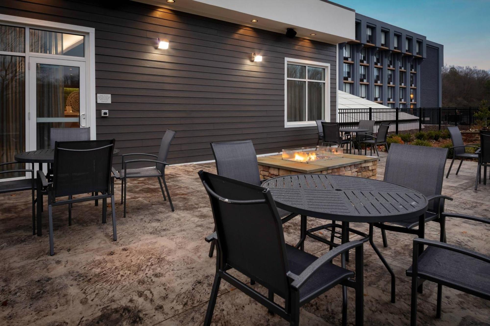 Fairfield Inn&Suites Springfield Enfield Exterior foto